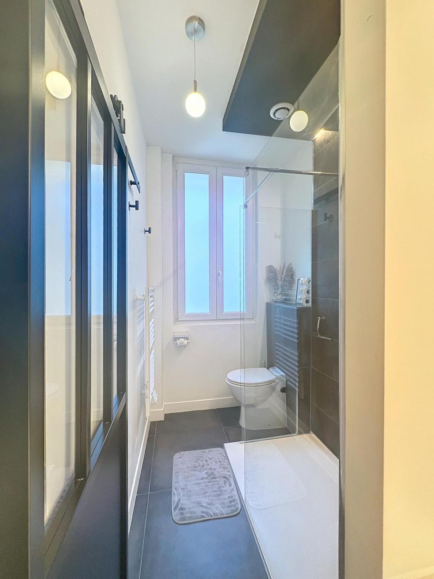 So Guest, Clou Dans Le Fer, Modern Suite Near Cathedral แร็งส์ ภายนอก รูปภาพ