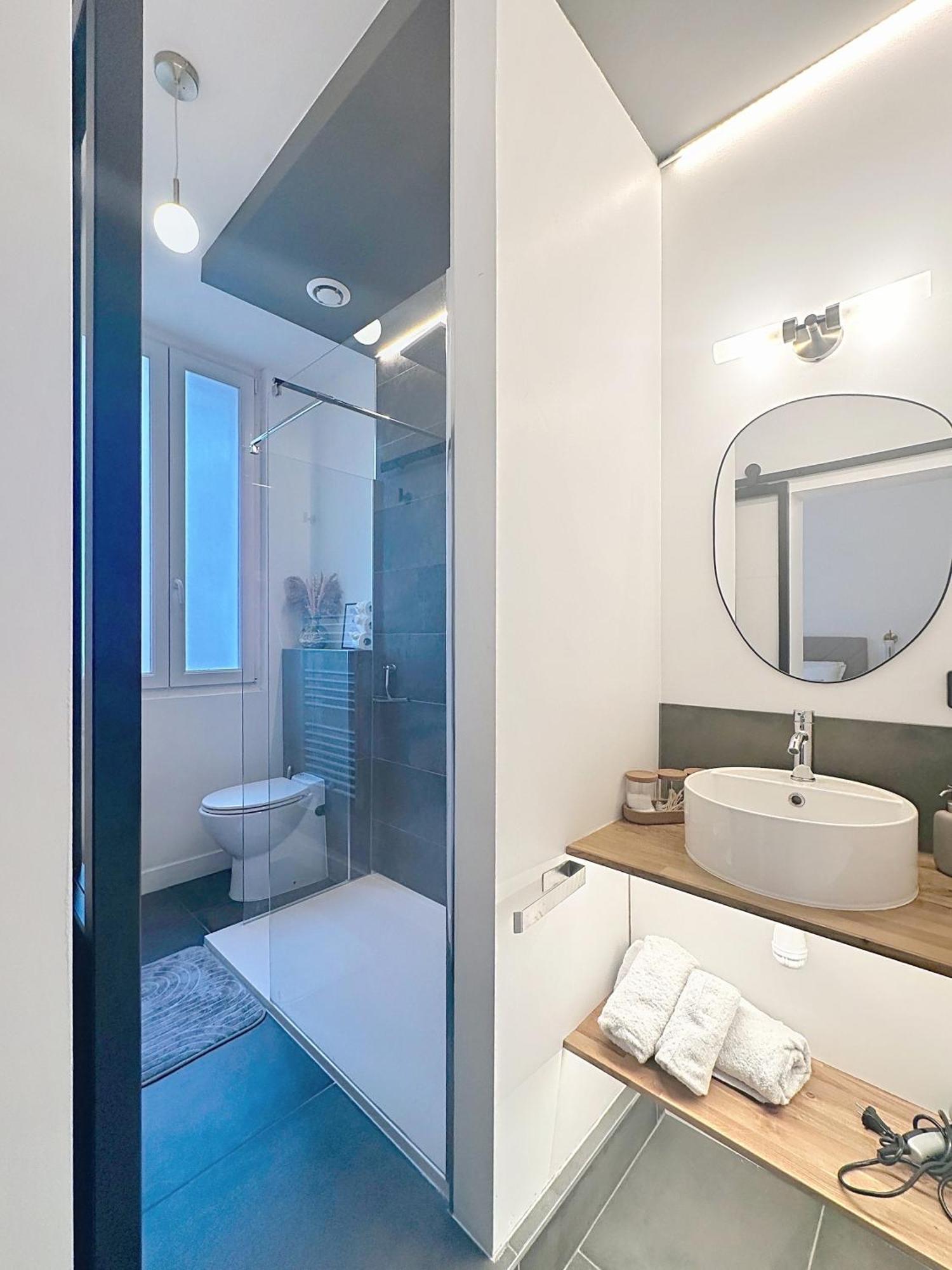 So Guest, Clou Dans Le Fer, Modern Suite Near Cathedral แร็งส์ ภายนอก รูปภาพ